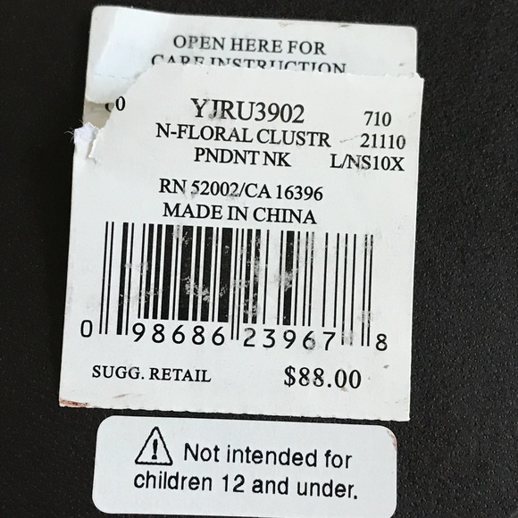 Juicy Couture Floral Cluster Pendant Necklace - Picture 8 of 8